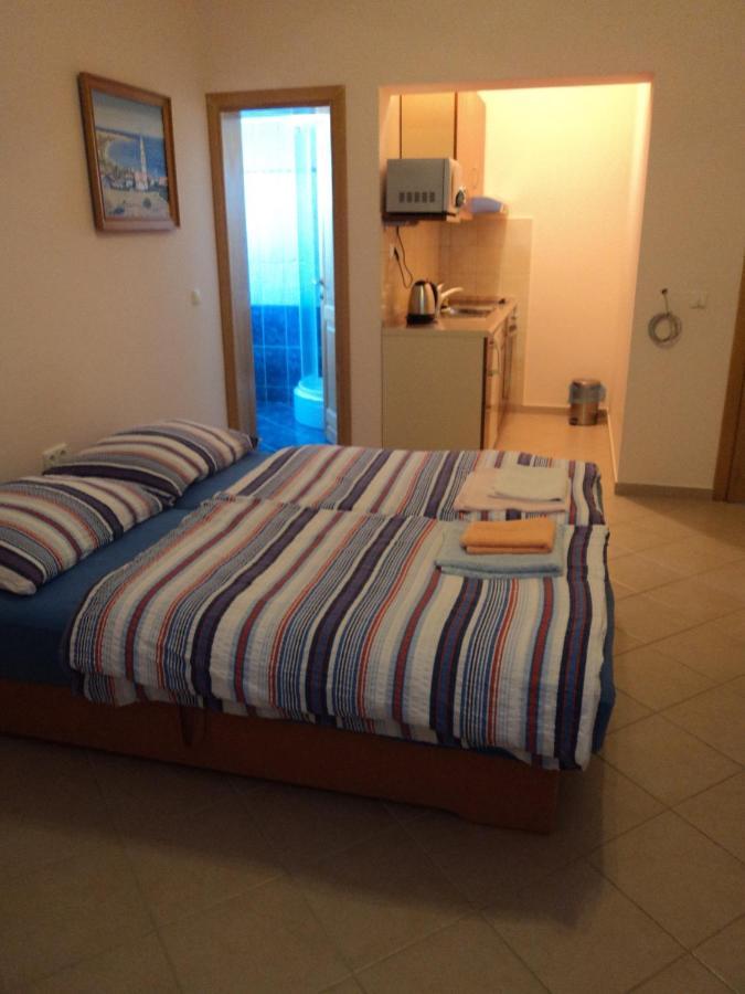 Apartments Delfini Sveti Filip i Jakov Extérieur photo